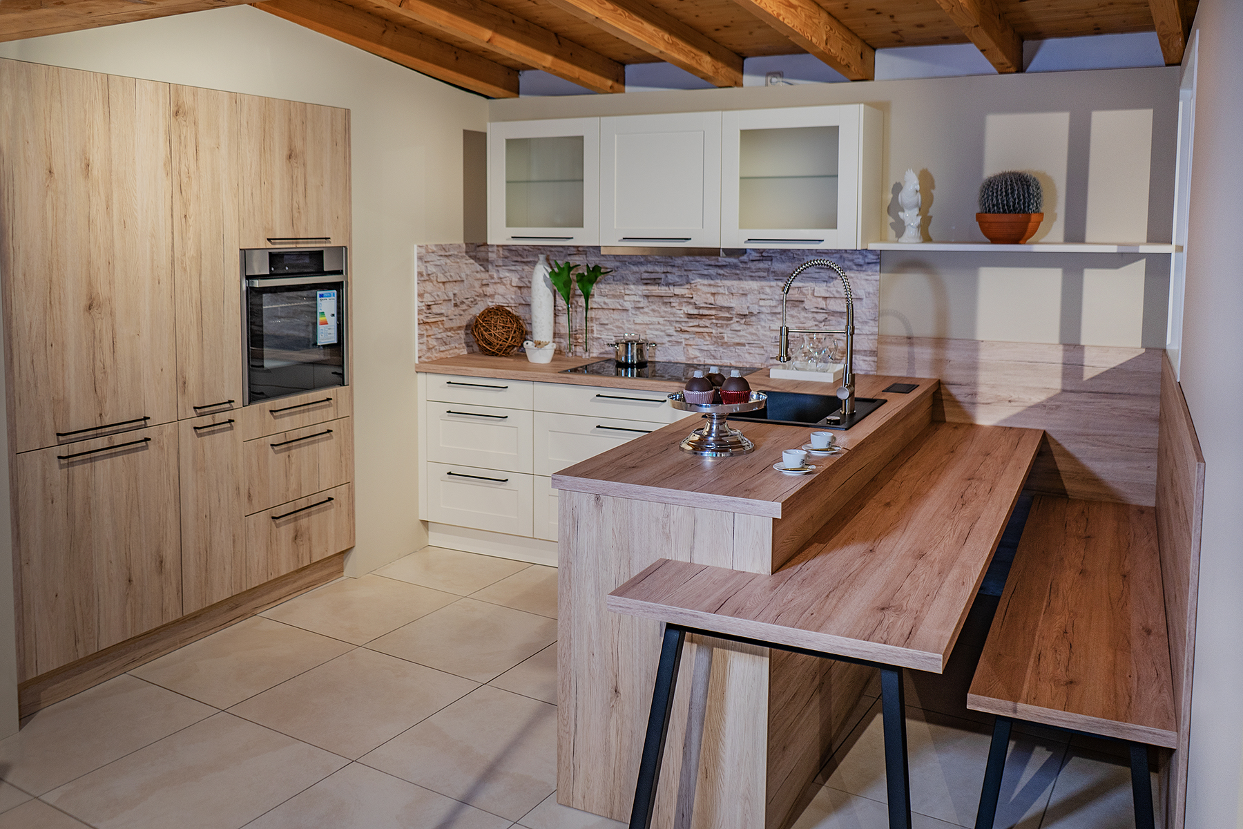 Topline Boston/Bali in Magnolie und Eiche Sand — SAAR Küchen